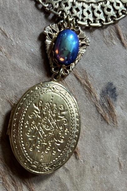 Monet rocket pendant necklace 