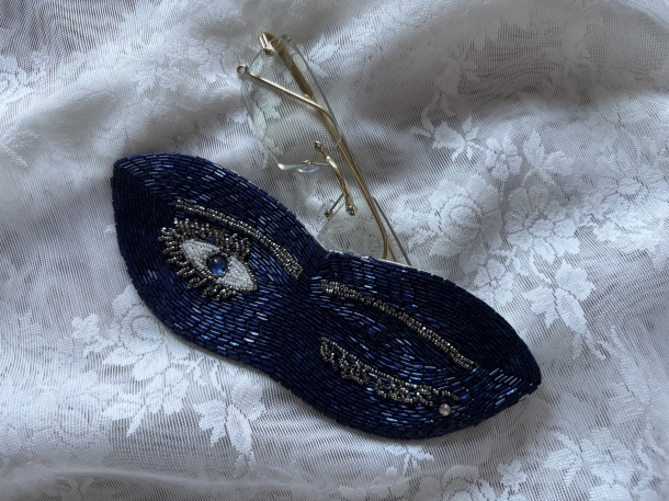 Beads eye glasses case 