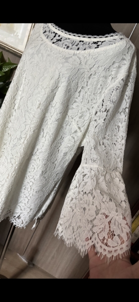 Isaac Mizrahi XL- sized lace tunic 