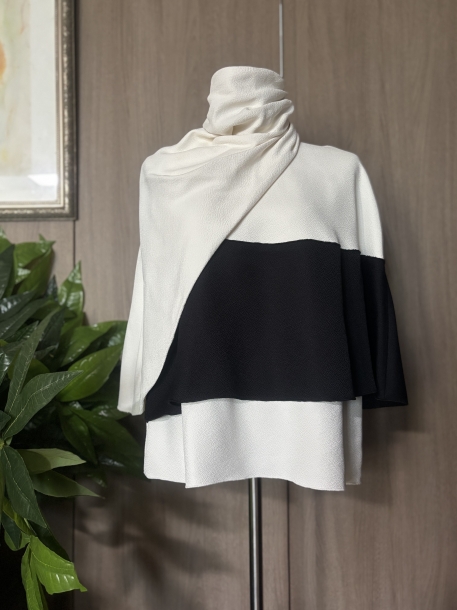 Dereck Ram  cape top 