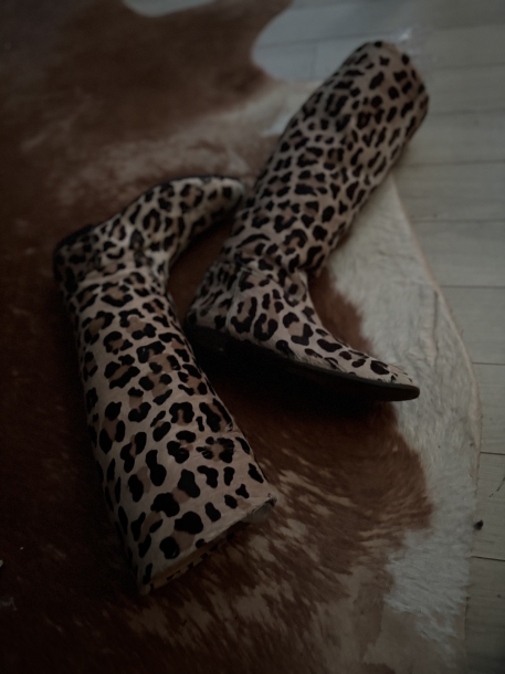 ‘90 Kalvin Clein leopard boots