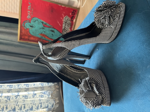 alexander Mqueen slingbag