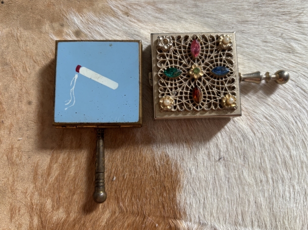 70s for one person ashtray